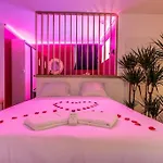Appartement Loveroom En Centre Avec Jacuzzi - Notre Dame *
